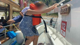 Gezi teknesinde rahatsızlanınca tahliye edildi