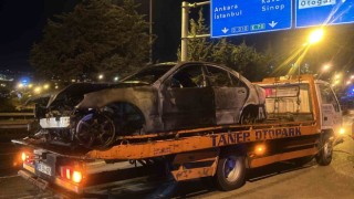 Gurbetçi ailenin otomobili alev alev yandı