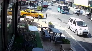 Hafif ticari araçla çarpışan motosiklet sürücüsü yaralandı