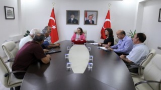 Halk gününde vatandaşların dertlerini dinledi