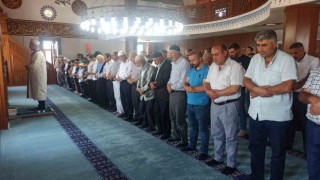 Haniye için Ahlattaki camilerde gıyabi cenaze namazı kılındı