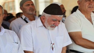 Haniye için kılınan cenaze namazında duygusal anlar: Yaşlı adam İsraili kınadı, gözyaşları döktü
