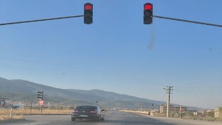 Hassa-Nurdağı Yolunda Kırmızı Işık İhlalleri Tehlike Saçıyor