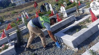 Hatay'da Mezarlıklara Özel Bakım Yapılıyor