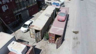 Hırsızların motorunu çaldıkları hatıra aracı kendi de çalınmasın diye konteynerin üzerine koydular
