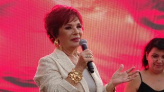 Hülya Koçyiğit 58 yıl önce Zonguldakta çektiği filmin gösteriminde halkla buluştu