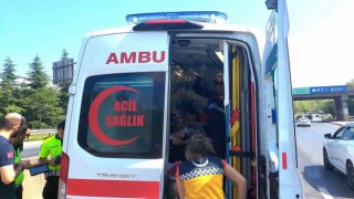 İçinde anne ve bebek olan yenidoğan ambulansı kazaya karıştı: 1 yaralı