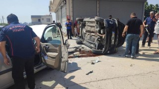 İki Otomobil Çarpıştı: 2 Sağlık Personeli Yaralandı