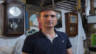 İnternette öğrendiği saat tamiri için sağlık teknikerliğini bıraktı