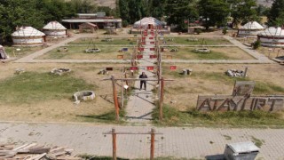 İşletme sahibi Kanat Beg Aytaç: Buraya Türk bayrağı astığım için DEMli belediyeden hizmet alamıyorum