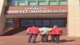 Ispartada 20, 17 ve 8 yıl hapis cezasıyla aranan 3 şahıs yakalandı