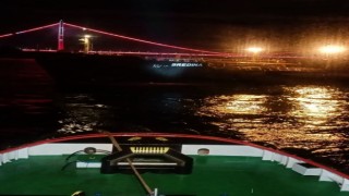 İstanbul Boğazı gemi trafiği, SREDINA isimli tankerin makine arızası yapması nedeniyle çift yönlü ve geçici olarak askıya alındı.