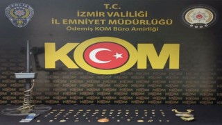 İzmirde tarihi eser kaçakçısı sikkelerle yakalandı