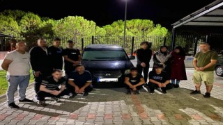 Kaçan araçtan 11 kaçak, bir organizatör yakalandı