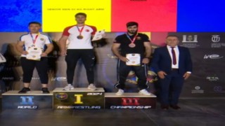 Kağıtsporun bilek güreşçileri dünya şampiyonu