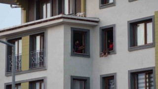 Karamanda intihara kalkışan kadını polis ikna etti