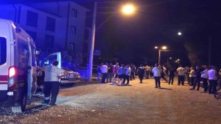 Kardeşler arasında çıkan kavgayı ayırmaya çalışan enişte bıçaklandı