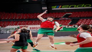 Karşıyaka Basketbolda hareketli saatler yaşanıyor