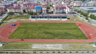 Karslı spor severler, stadyumun eksikliklerinin giderilmesini bekliyor
