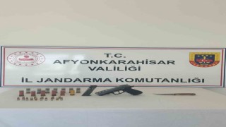 Kasten yaralama şüphelisi ruhsatsız tabanca ve bıçakla yakalandı