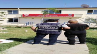 Kasten yaralamam suçundan aranan şahsı polis yakaladı