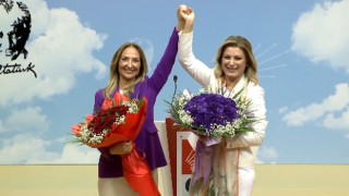 Kaya, CHP Kadın Kolları Genel Başkanlığını Devraldı