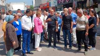 Kaya, Dükkanları Yıkılacak Esnafla Bir Araya Geldi