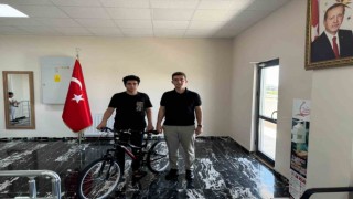 Kaymakam Kaptanoğlu, LGSde dereceye giren öğrencileri ödüllendirdi