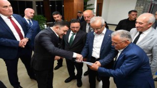 Kayseri OSB Başkanı Yalçın, Bakan Uraloğluna sanayicinin taleplerini içeren dosya sundu