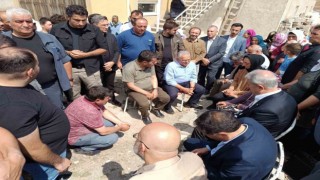 Kayseri protokolü, selde hayatını kaybeden vatandaşın ailesine taziyede bulundu