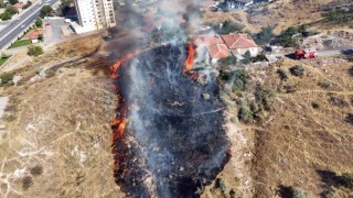 Kayseride korku dolu anlar: Evin etrafını alevler sardı