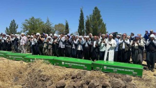 Kazada ölen 5 çocuk yan yana defnedildi