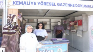 Kemaliyeli kadınlar asırlık Gazenne Kumaşını el emeği ile dokumaya devam ediyor
