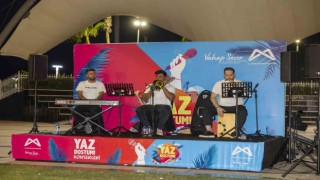 Kent Orkestrası sahilde konser verdi