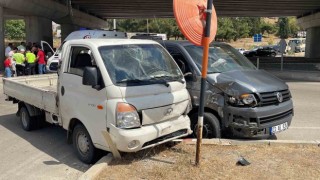 Keşanda kamyonet ile minibüsün çarpıştığı kazada 1 kişi yaralandı