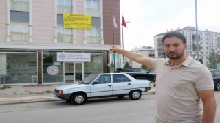 Kiraladığı mülkünü geri alamayan gurbetçiden pankartlı feryat