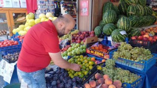 Kış meyveleri manav tezgahlarında yerini almaya başladı