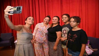 Kızılcık Şerbeti dizisi oyuncuları Manavgata geldi