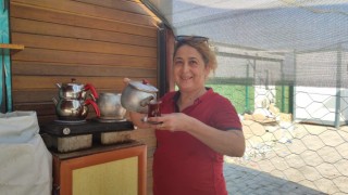 Konteyner kentte çay evi işleten kadın, “Parası olandan alıyoruz olmayandan almıyoruz”