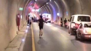 Kontrolden çıkarak savrulan motosiklet 2 genci hayattan kopardı