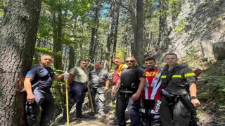 Kosovada ormanlık alandaki yangın turistik köye yaklaşıyor