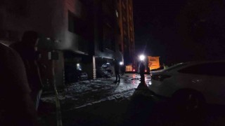 Küle dönen otomobilde kundaklama şüphesi: 3 araç hasar gördü