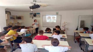 Kuran-ı Kerim kursunda öğrencilere ağız ve diş sağlığı eğitimi