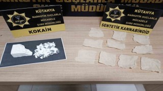 Kütahyada taş kokain ve 4 bin 180 içimlik bonzai ile yakalanan şüpheli tutuklandı