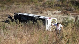 Kuzey Marmara Otoyolunda işçi servisi şarampole uçtu: 9 yaralı