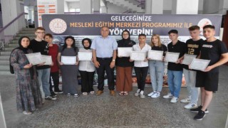 Lisede ilgi duydukları alanlarda staj yaparak hem mezun oldular hem de meslek öğrendiler