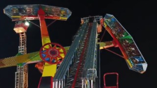 Lunaparkta panik: Bir saat havada asılı kaldılar