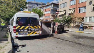 Maltepede süt yüklü kamyonet devrildi: 2 yaralı