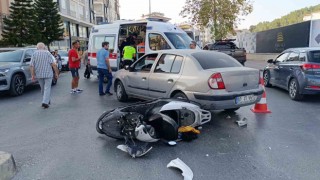 Manavgatta otomobil ile motosiklet çarpıştı: 2 yaralı