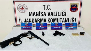 Manisada ikametten ruhsatsız tabanca ve tüfek çıktı
